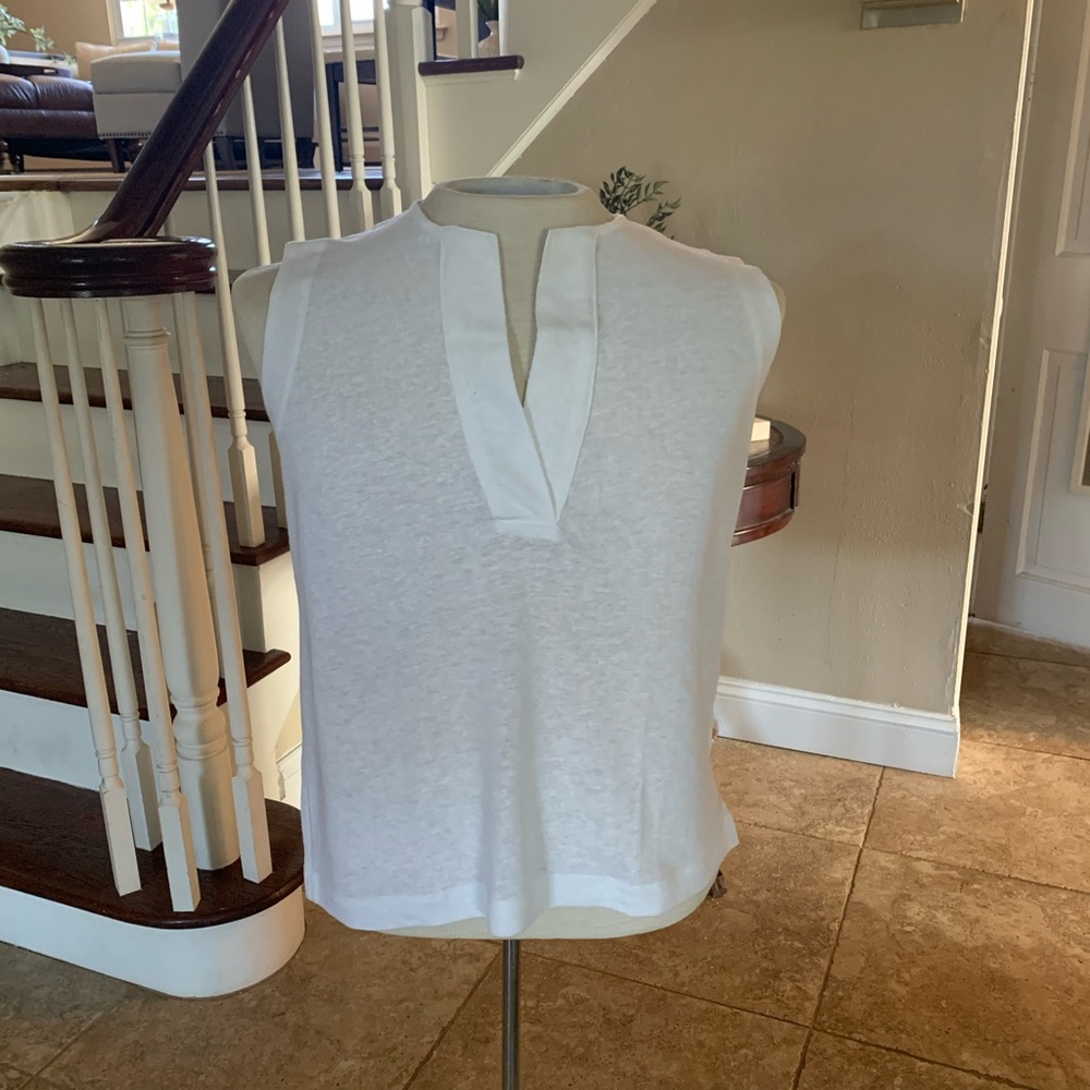 Banana Republic White Sleeveless V-Neck Linen Blend Shell